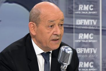 El canciller francés Jean-Yves Le Drian