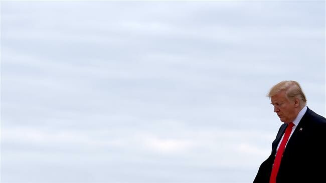 trump-escaleras-avion