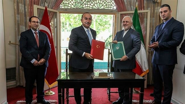 zarif-cavusoglu-documento
