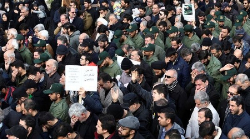 manifestantes-iranies-soleimani