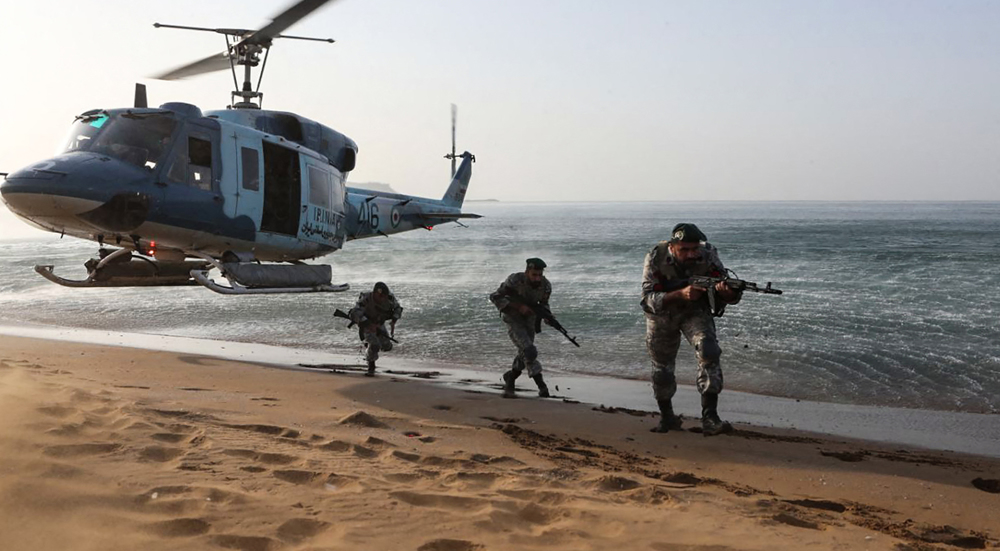 soldados-helicoptero-iran