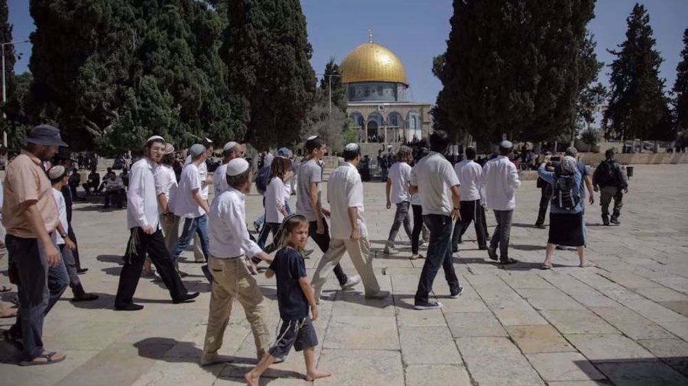 Colonos israelíes en la Mezquita de Al-Aqsa