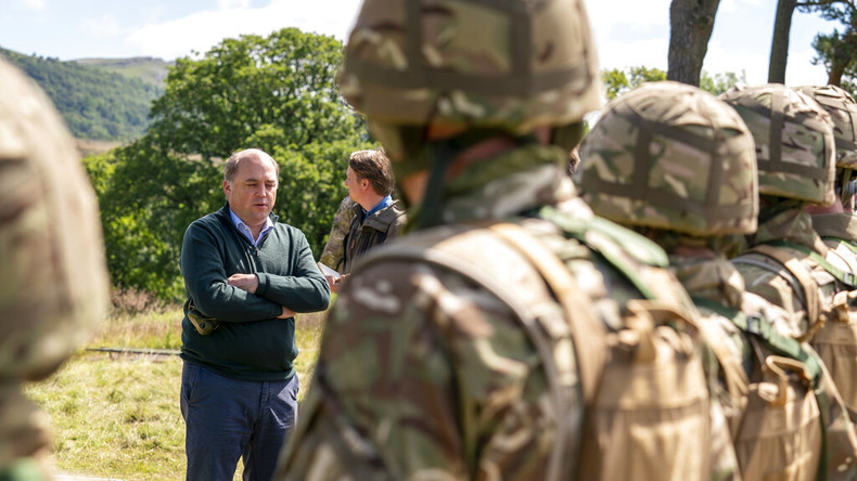 ben-wallace-soldados-ucranianos