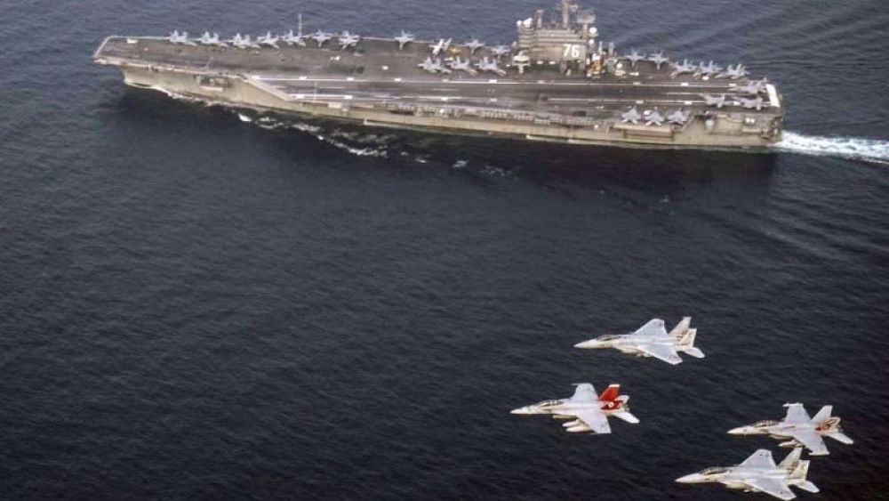 portaaviones-estadounidense-y-aviones-japoneses