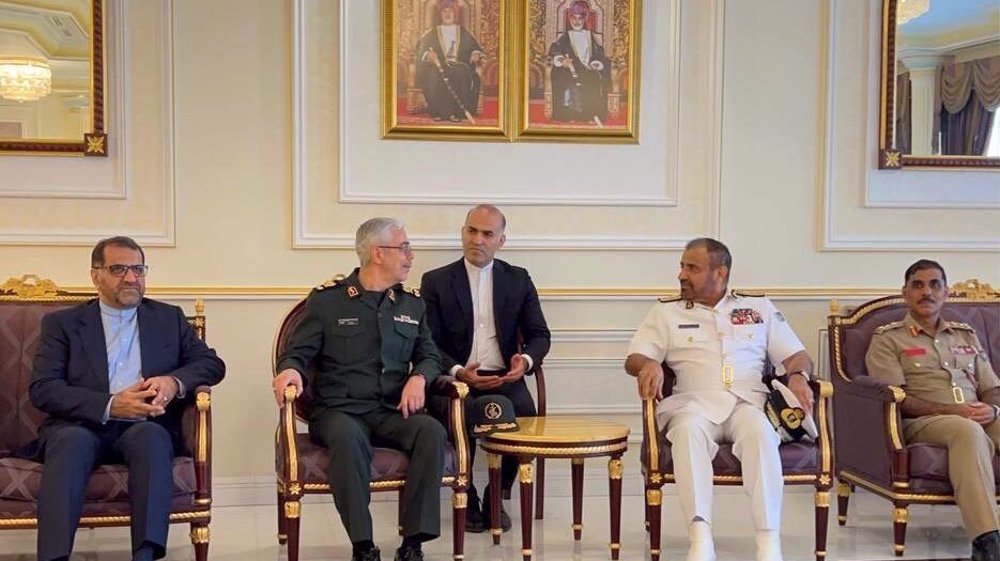 baqeri-y-general-abdullah-bin-khamis-al-raisi-homologo-oman