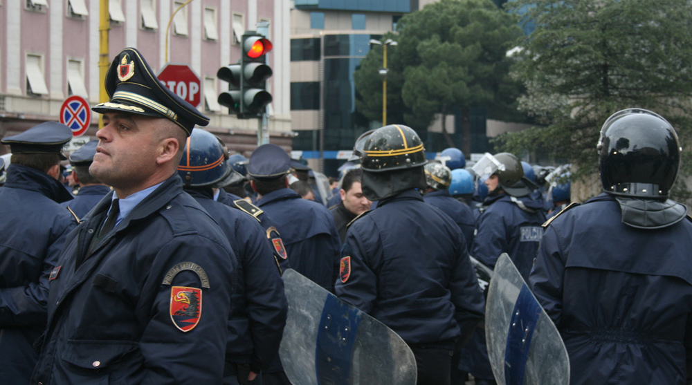 Policías albaneses