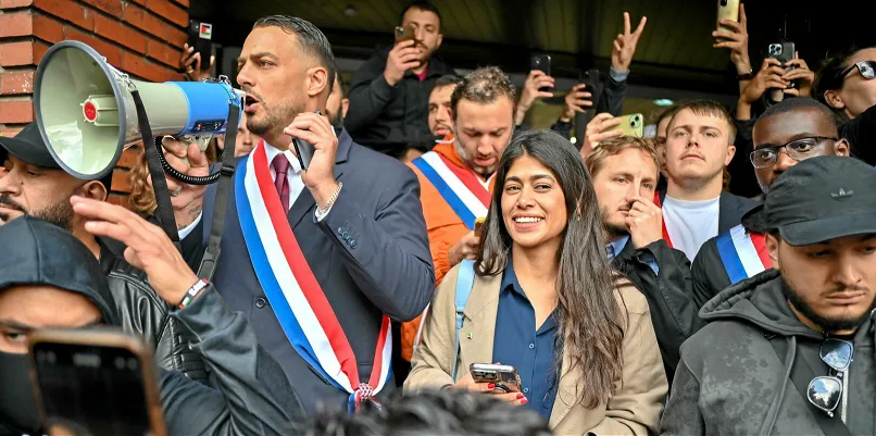 manifestacion-cuadros-francia-insumisa