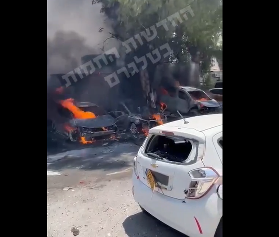coches-israelies-destruidos-asentamiento
