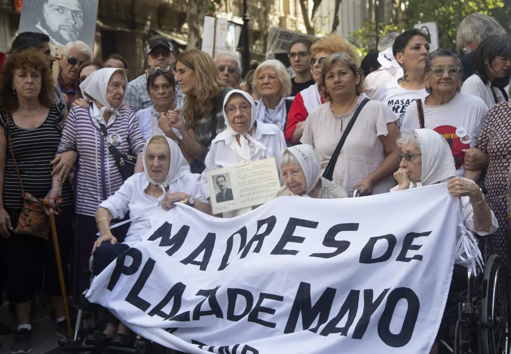 madres-de-plaza-de-mayo