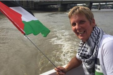 La periodista Sarah Wilkinson fue detenida por el gobierno británico por oponerse al genocidio sionista en Gaza