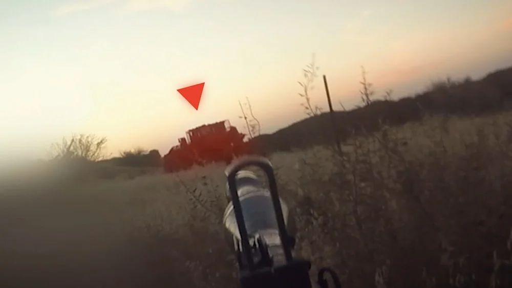 vehiculo-israeli-apuntado