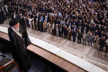 jamenei-multitud-mausoleo-imam-jomeini