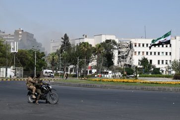 motocicleta-hombres-armados-damasco