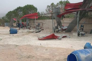 Daños causados por el ataque con drones israelíes que tuvo como objetivo una fábrica de piedra cerca de la frontera libanesa de Yarun (20 de julio de 2025)