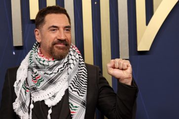 Javier Bardem con la keffiyeh palestina
