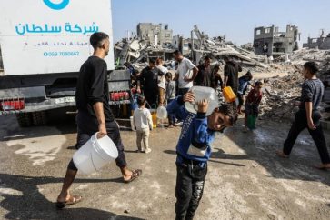 palestinos-esperan-agua-potable